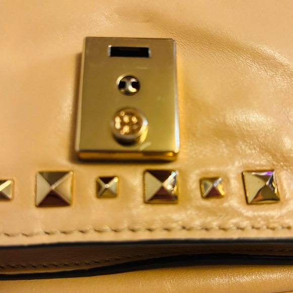 Tory Burch Priscilla Studded Tan Convertible Clutch Crossbody EUC - Picture 4 of 15